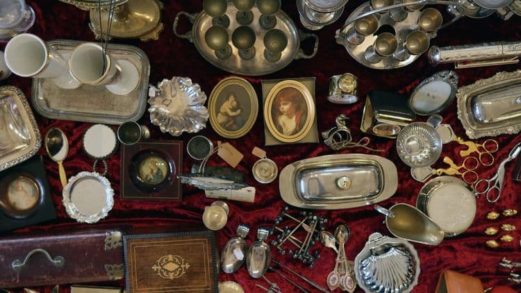 Винтажные и антикварные предметы из Франции на первом LA BROCANTE DE CAZABAN.