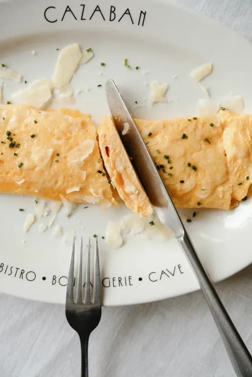 Французский омлет с пармезаном и камамбером